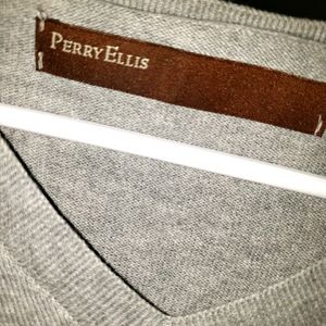 Perry Ellis Vneck sweater